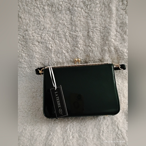 La Terre Handbags - LA TERRE GREEN CLUTCH